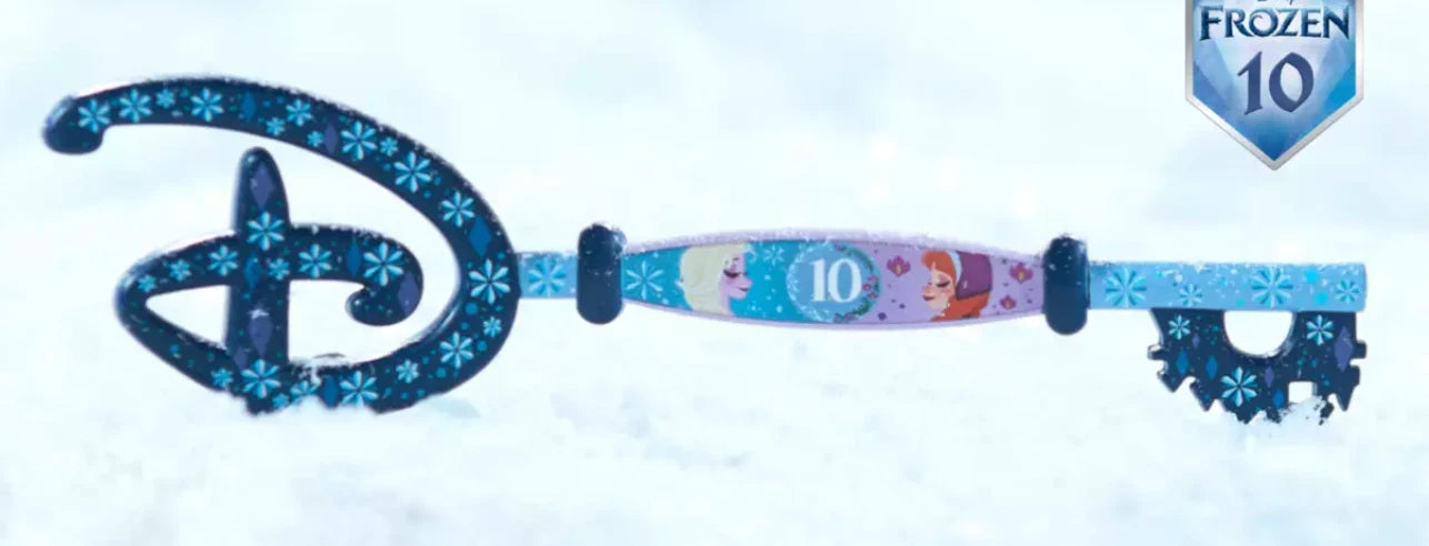 Disney Frozen 10th Anniversary Ceremony Key. Elsa Anna.