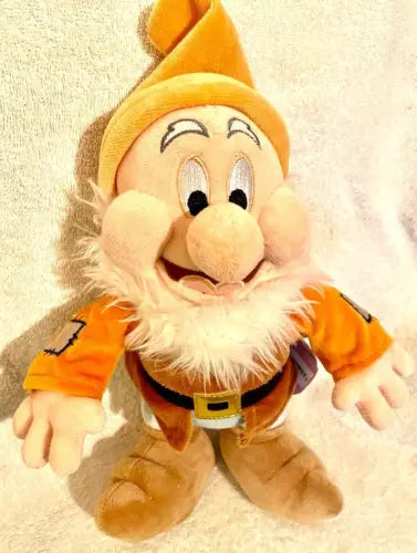 Disney store Snow White and seven dwarfs